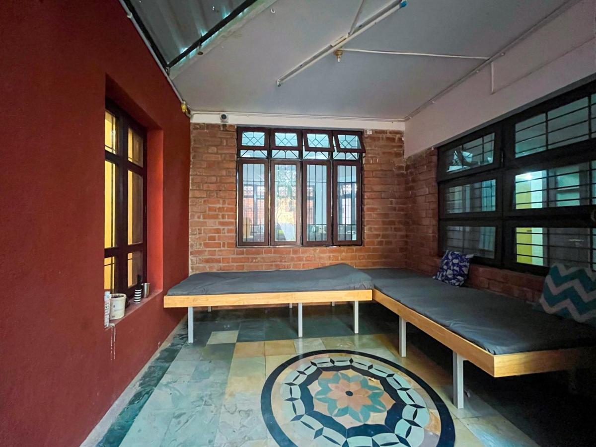 Rahees Bi Roambay - Backpacker Hostel Mysore Extérieur photo