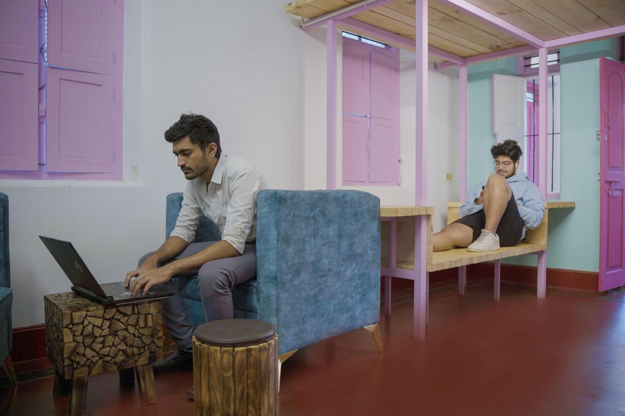 Rahees Bi Roambay - Backpacker Hostel Mysore Extérieur photo